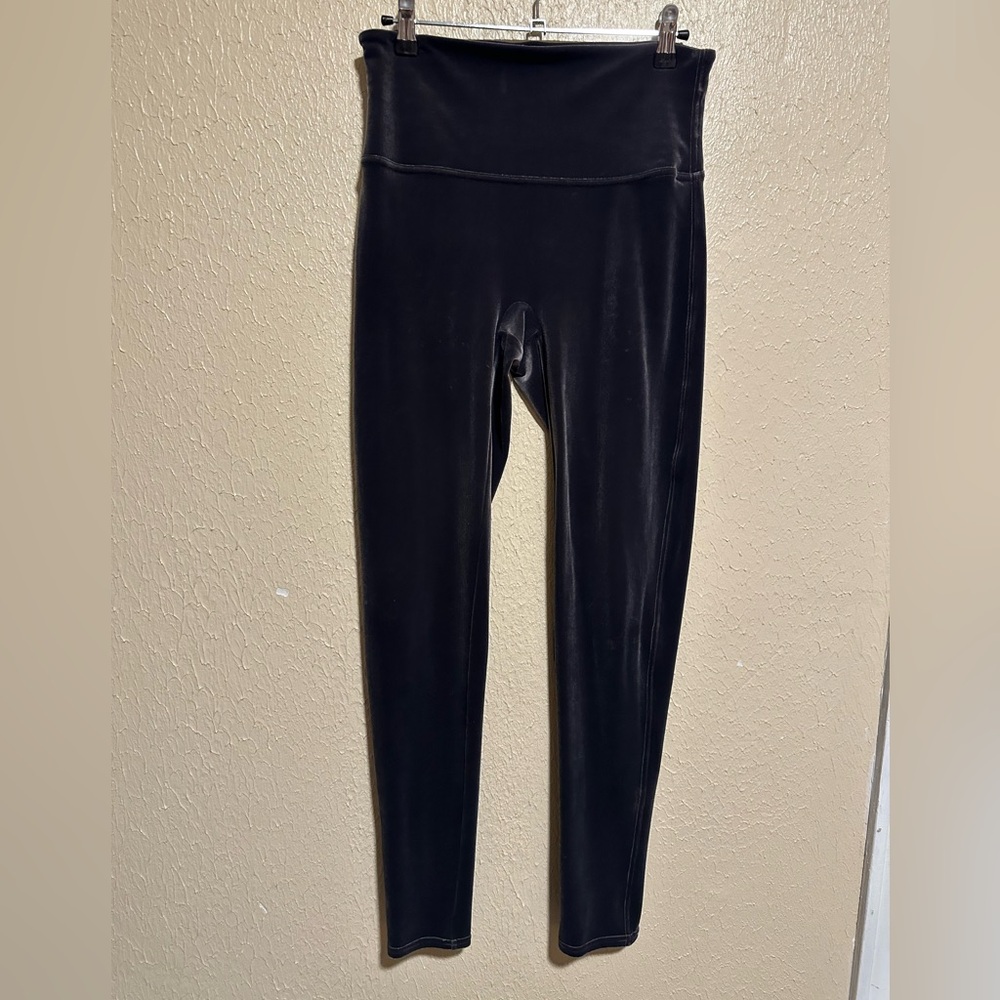 SPANX Velvet Leggings Size Large Stretchy Soft
